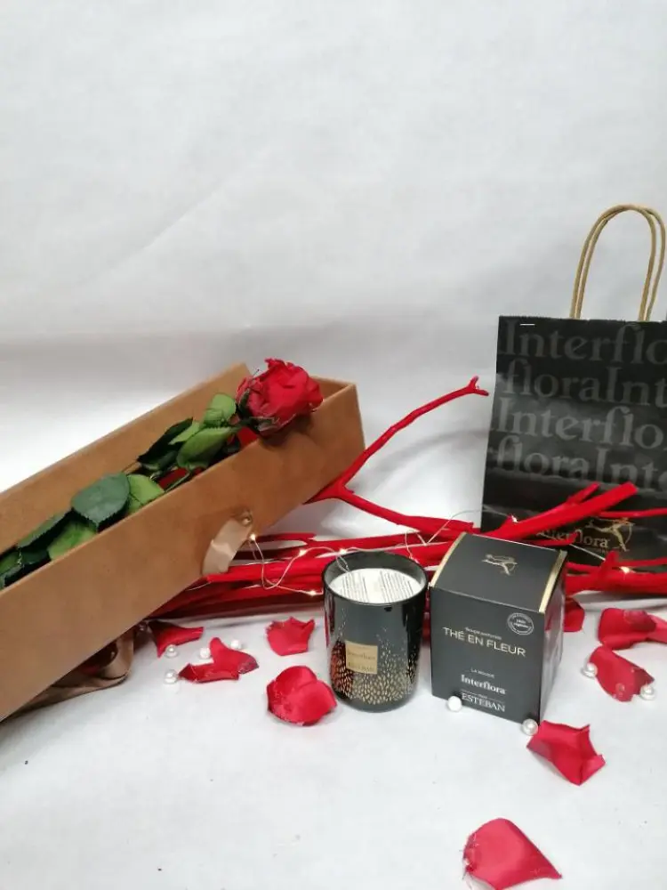 ROSE STABILISEE DANS SON COFFRET SIMILI CUIR