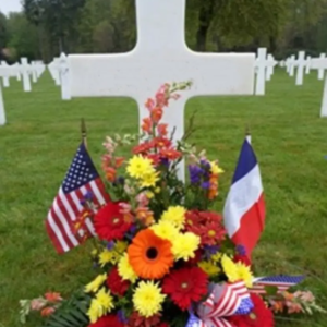 VERTICAL FLOWER DECORATIONS WITH BRIGHT COLOR